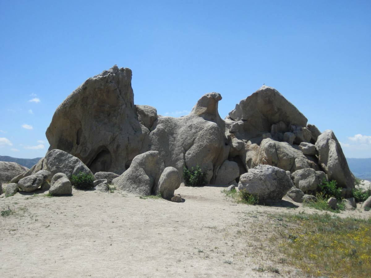  位於加州段的EagleRock，狀如神鵰，附近亦有不少嶙峋s怪石。