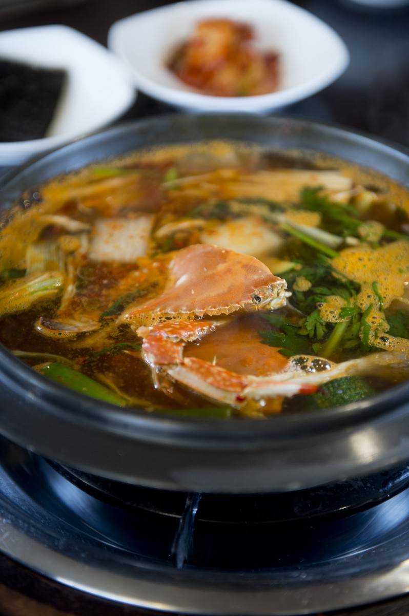 首爾 花蟹湯選用國內產的花蟹，很足料，好有誠意， 入口鮮味十足，愈滾愈辣。