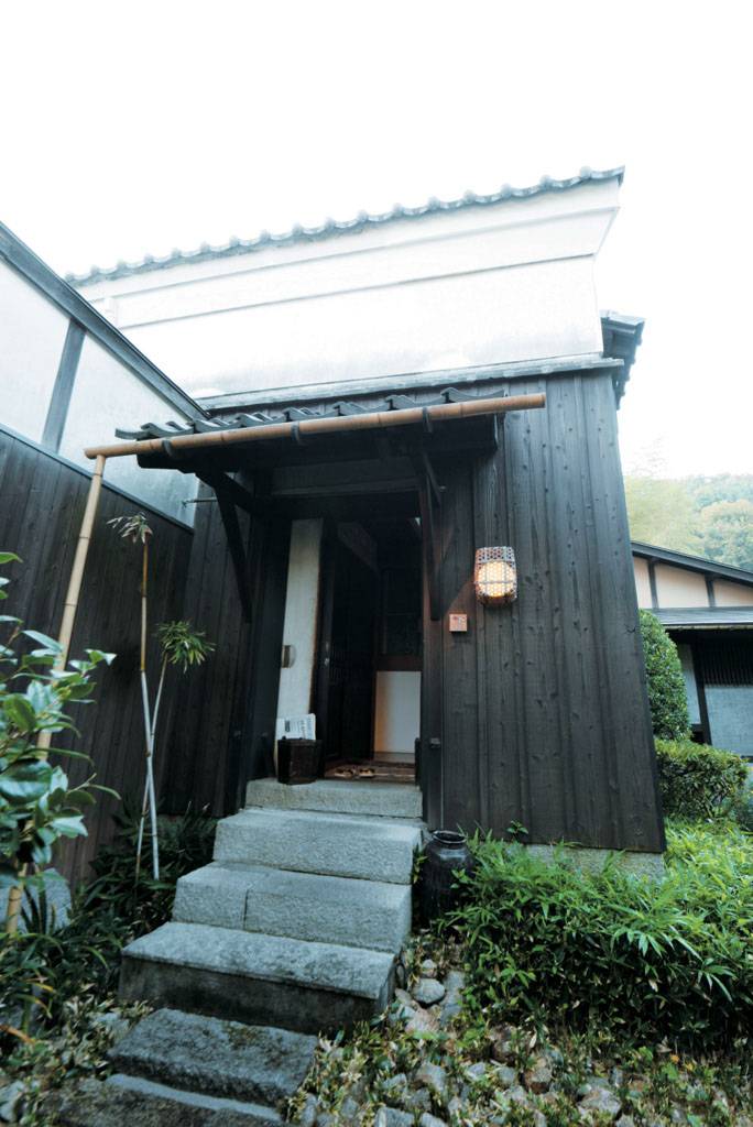 日本旅遊 與80年曆史的主屋食事處一同被國家指定成爲文化财産，極具曆史價值。