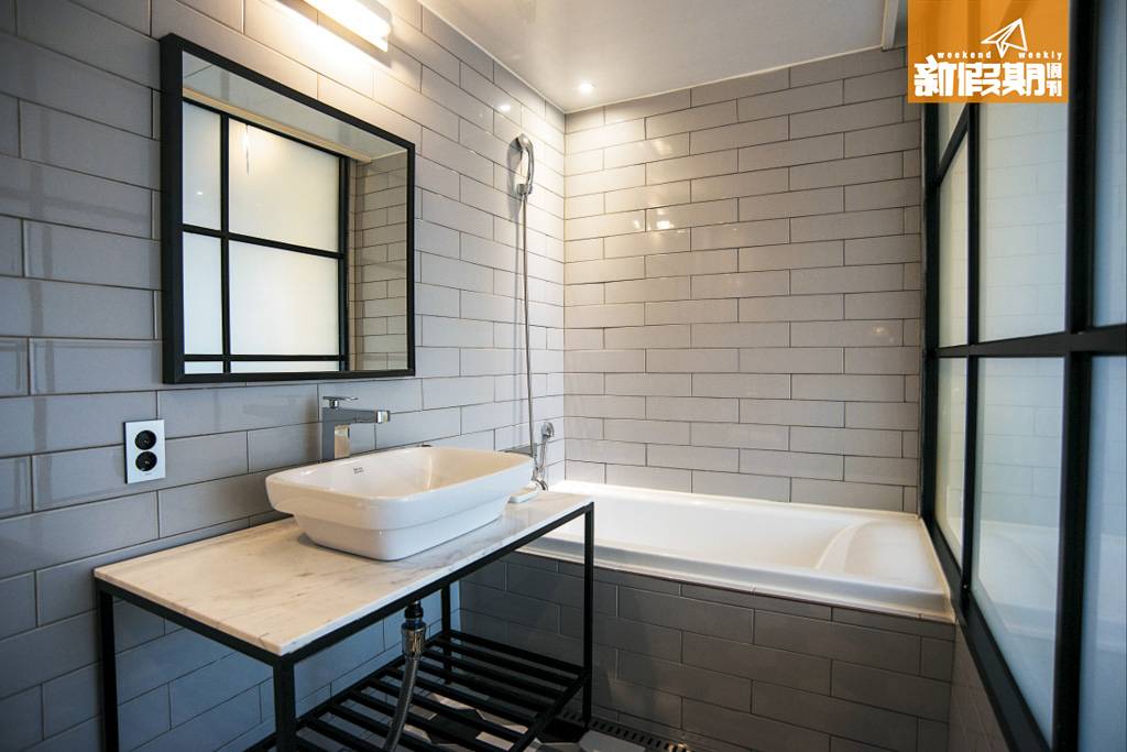 釜山 浴室簡潔，有齊浸浴同企缸，熱水夠熱，冬天時仲有暖氣，唔怕凍親，超貼心。