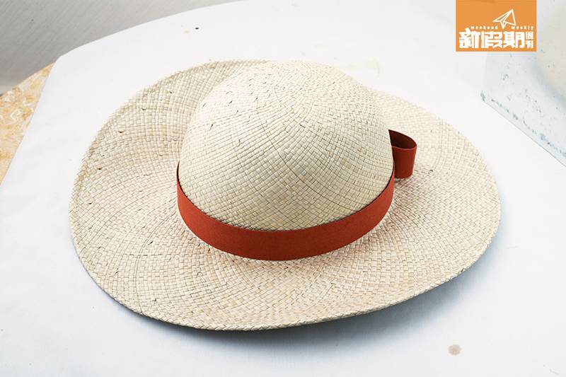 峇里 籐帽分為紳士和貴婦型闊邊帽，用來遮太陽，一流。