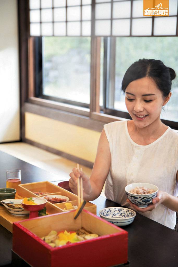 溫泉 早餐可選擇日式或西式，但同樣都可以吃到日本近年流行的「 蒸野菜 」，鮮味又健康。