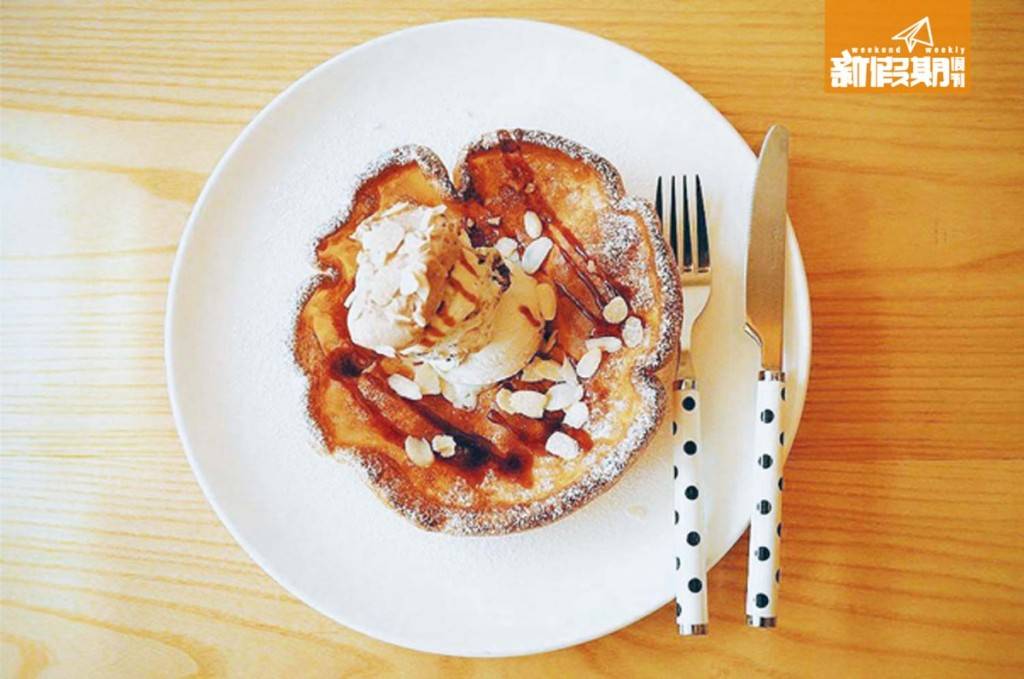 曼谷 Elmar Offwhite 主打創意甜品，必試 最出名的 Dutch Baby Pancake，配 上雪糕食真係味道一流！