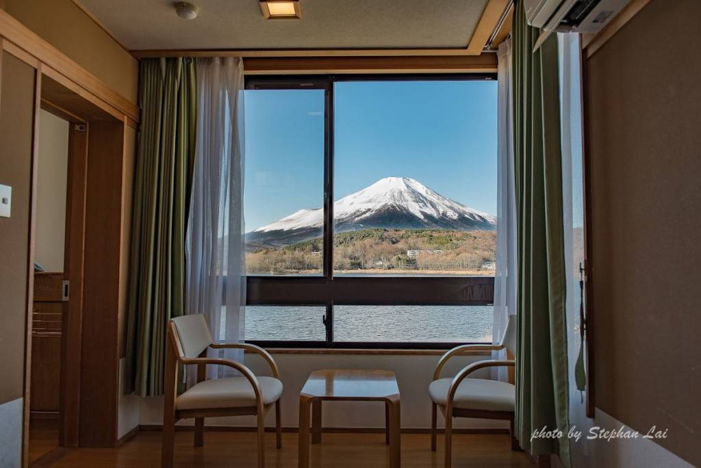 富士山 這間是和室房型，有富士展望風呂，是這間民宿內唯一一間附有富士展望風呂的房間，比較可惜的是不是溫泉，就是一般的熱水，但VIEW真的是很棒。