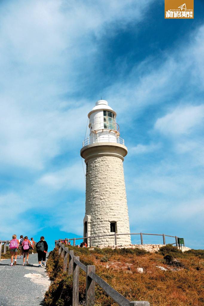 西澳洲 島上共有2座燈塔，其中這座Bathurst燈塔隻需由碼頭踩單車15分鍾即可到達。