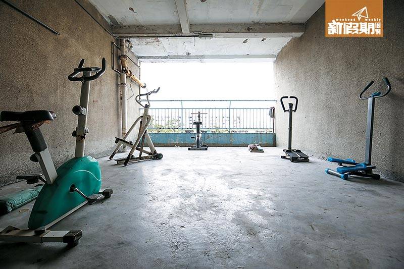 華富邨 這些健身設施都是邨民自發擺放，零月費，全年任用。