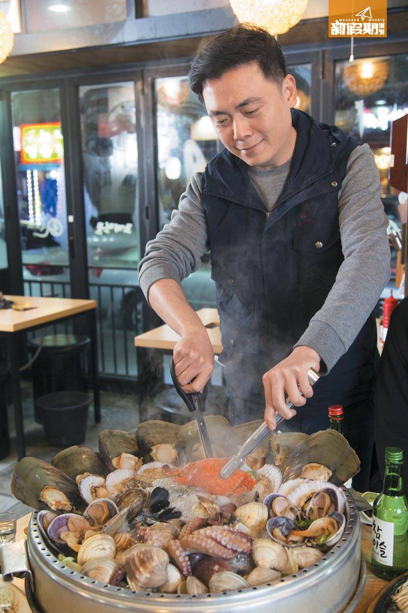 韓國 店長。河青均：我們店內大部分海鮮都由釜山直送，每星期一、四都會到貨，想食最新鮮的，可以在呢兩晚幫襯！