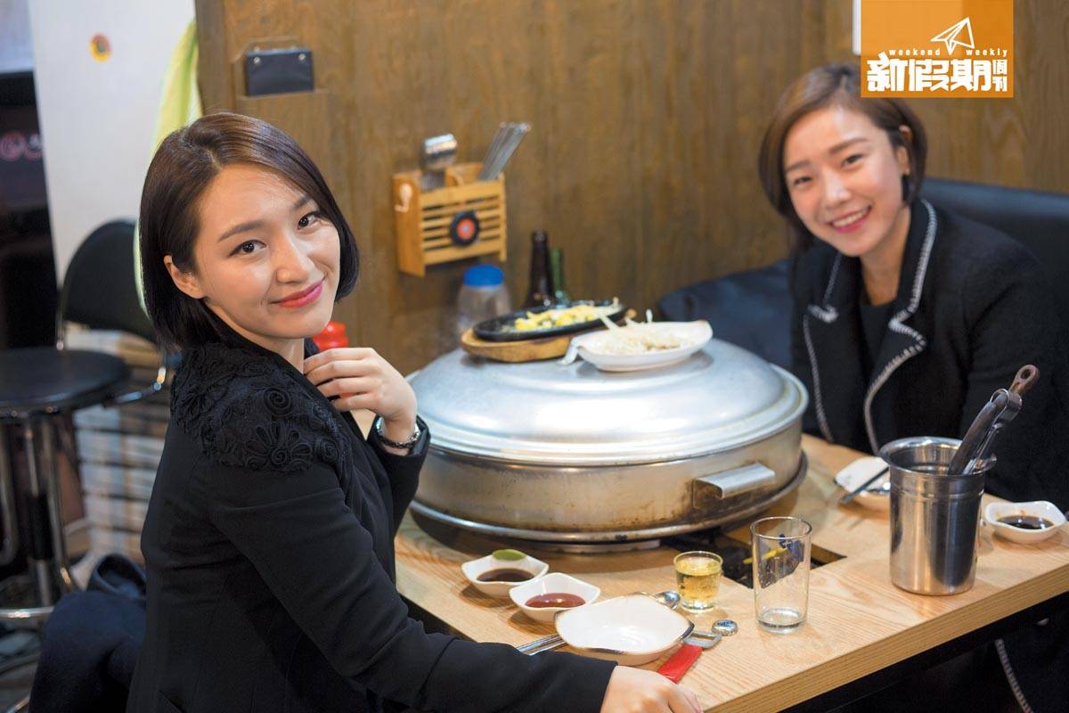 韓國 兩個女仔食細鍋都好夠，如果食到一半嫌唔夠喉，可以畀多2萬圜加碼貝類。
