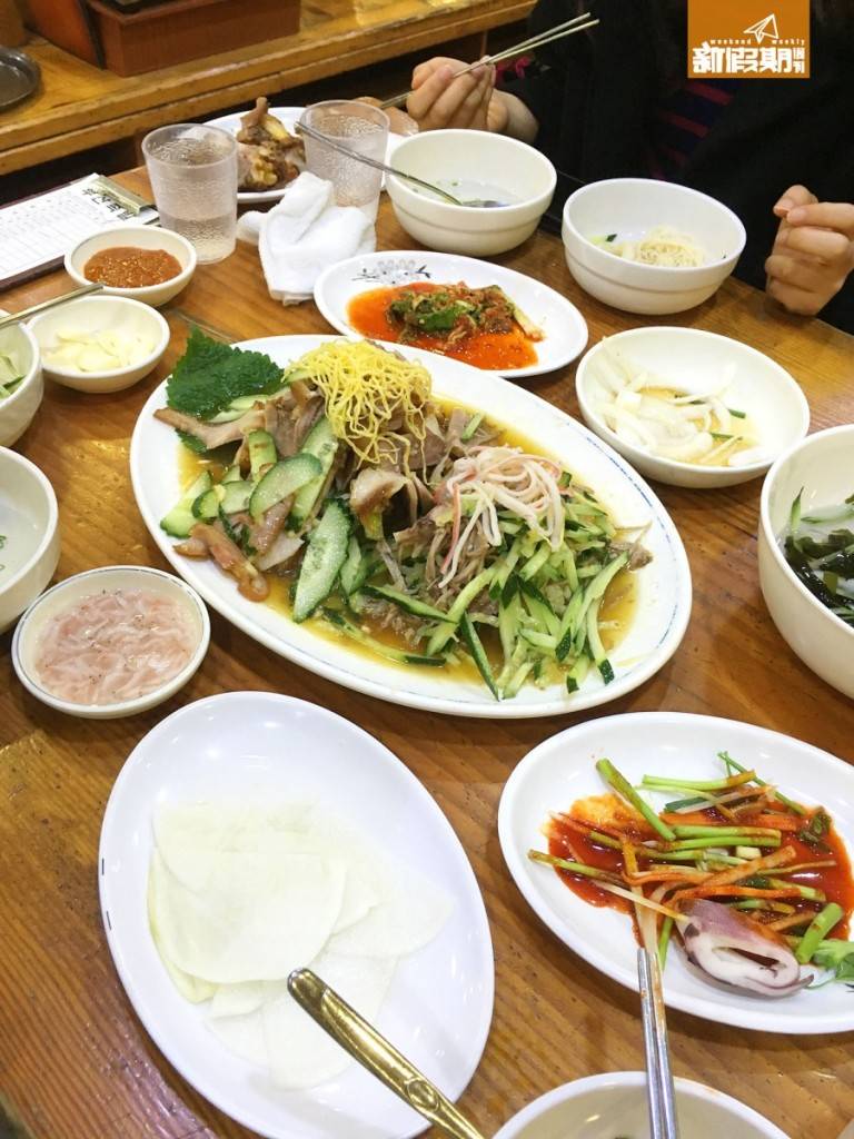 釜山 所有配菜都可以任添。