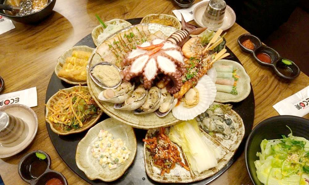 韓國霸氣 海鮮章魚菜包肉拼盤 @莎拉