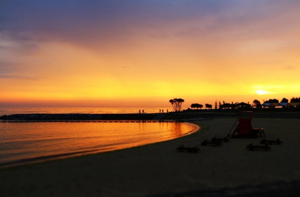 沖繩 懶人包 Sunset Beach的日落，那抹黃真的很浪漫。