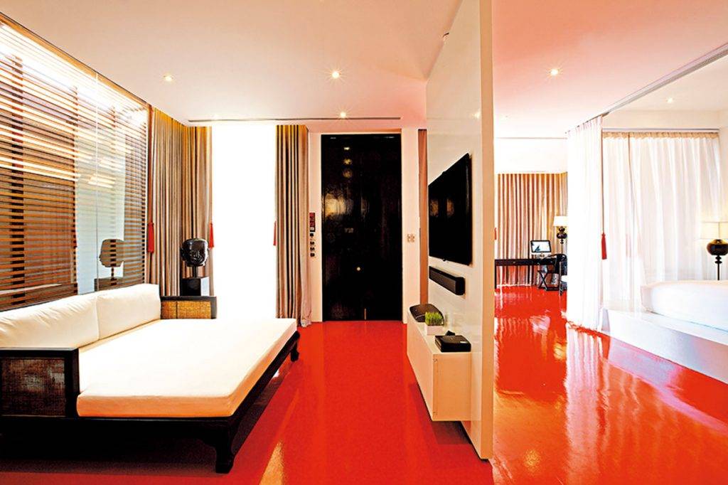 蘇梅 Resort 新建的獨立別墅，一樣以鮮紅色作地板，滿有視覺衝擊。