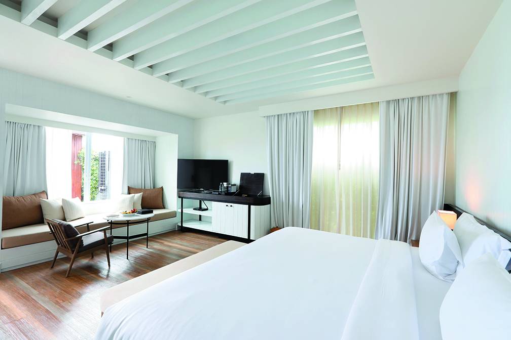 蘇梅 Resort 小木屋分上下兩間Deluxe Room，上層有Outdoor Shower 可在露台淋浴。
