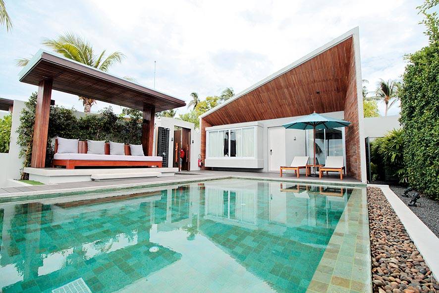蘇梅Resort Pool Villa 的泳池足有300呎，絕非只能浸腳的鴛鴦戲水池。