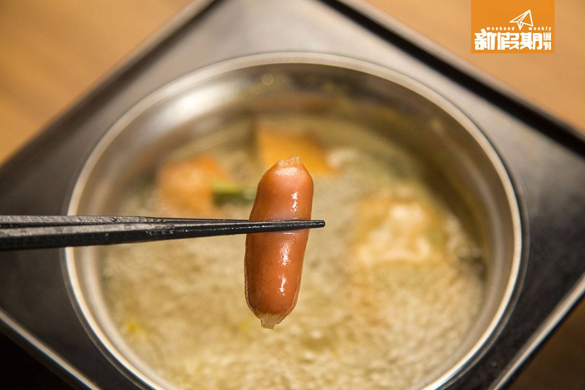 日式火鍋放題 當然也少不了很多人愛吃的芝士腸。