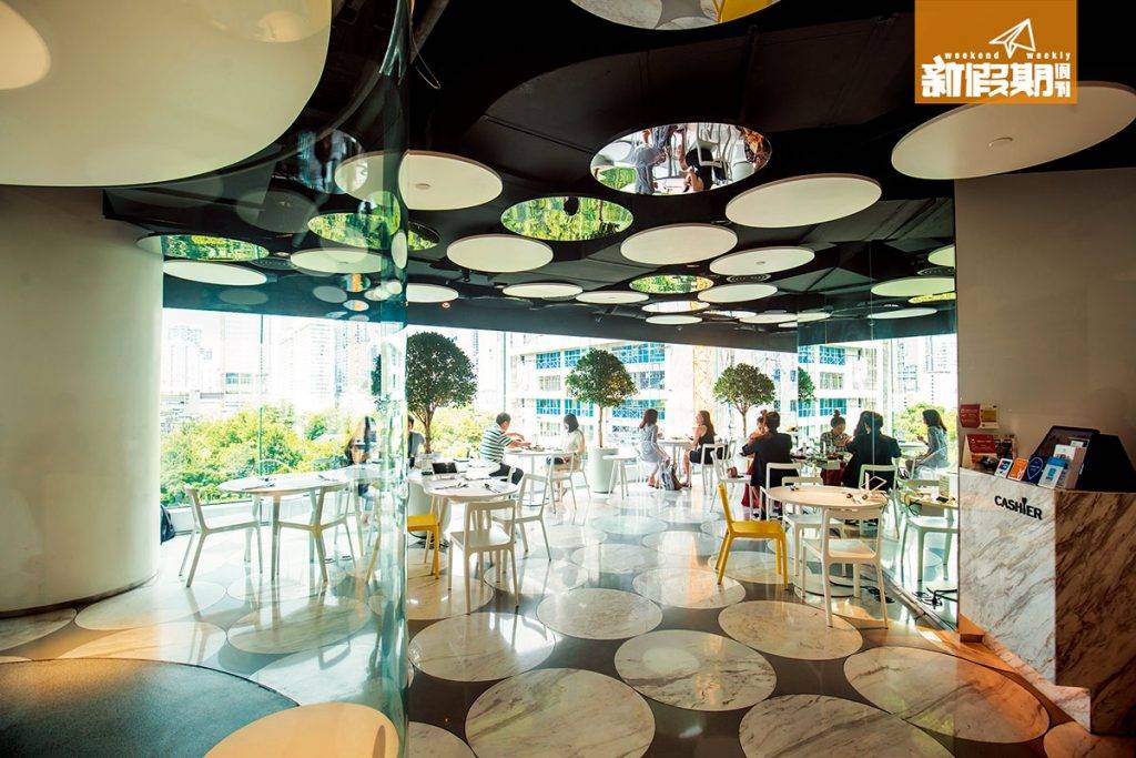 曼谷 美食 Food Court 以白色為主的Food Court，簡潔有型。