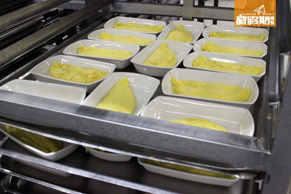 國泰 台北 飛機餐 每日可以製作6,000-8,000份奄列！