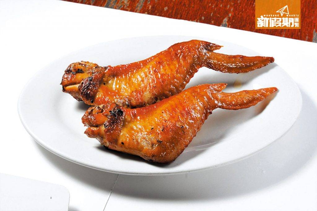 燒味卡路里 一隻雞中翼所含的油脂接近2茶匙油，約9克脂肪。