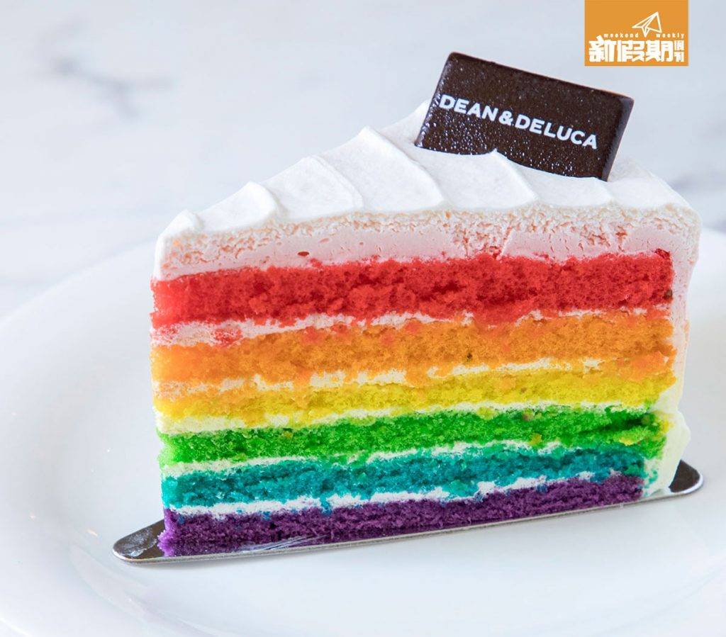 澳門 聖誕 彩虹千層蛋糕 (MOP 46)｜每個地方嘅彩虹蛋糕都有其特色，職員話呢款入口比較鬆軟。
