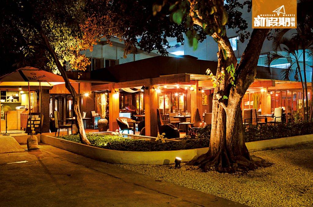 曼谷 米芝蓮 美食 在樹下開餐廳，盡顯環保意識。