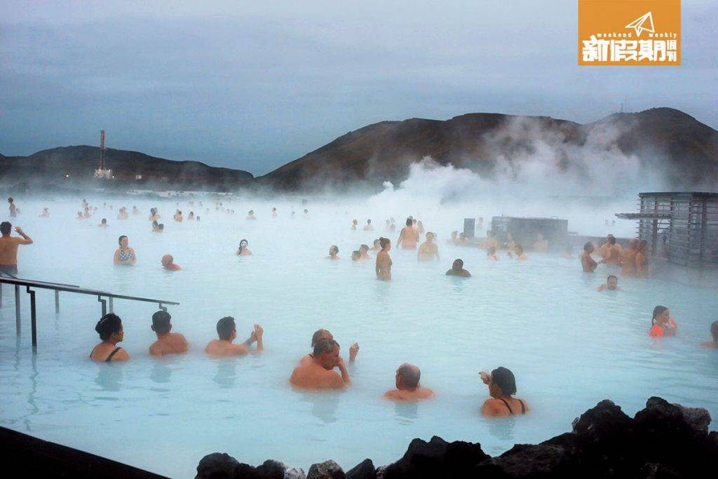 冰島 極光 一場來到冰島，此套票不包Blue Lagoon 藍色潟湖入場費，旅行團可代理，但費用較網上直接預訂貴。