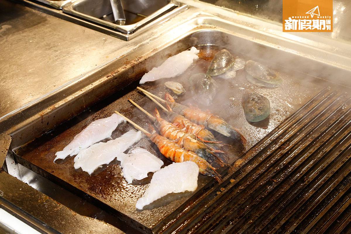 任食生蠔 自助餐 和牛 金域假日酒店 師傅密密手燒熟海鮮。