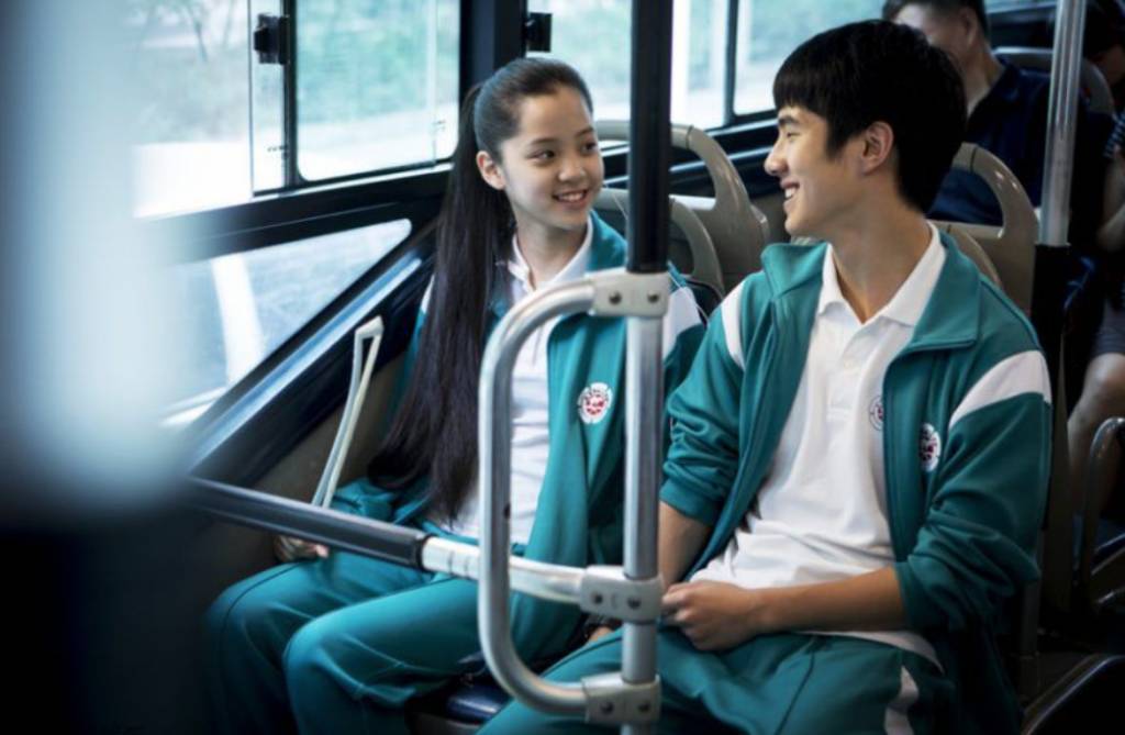 校服 藍白綠是最常見的顏色了。