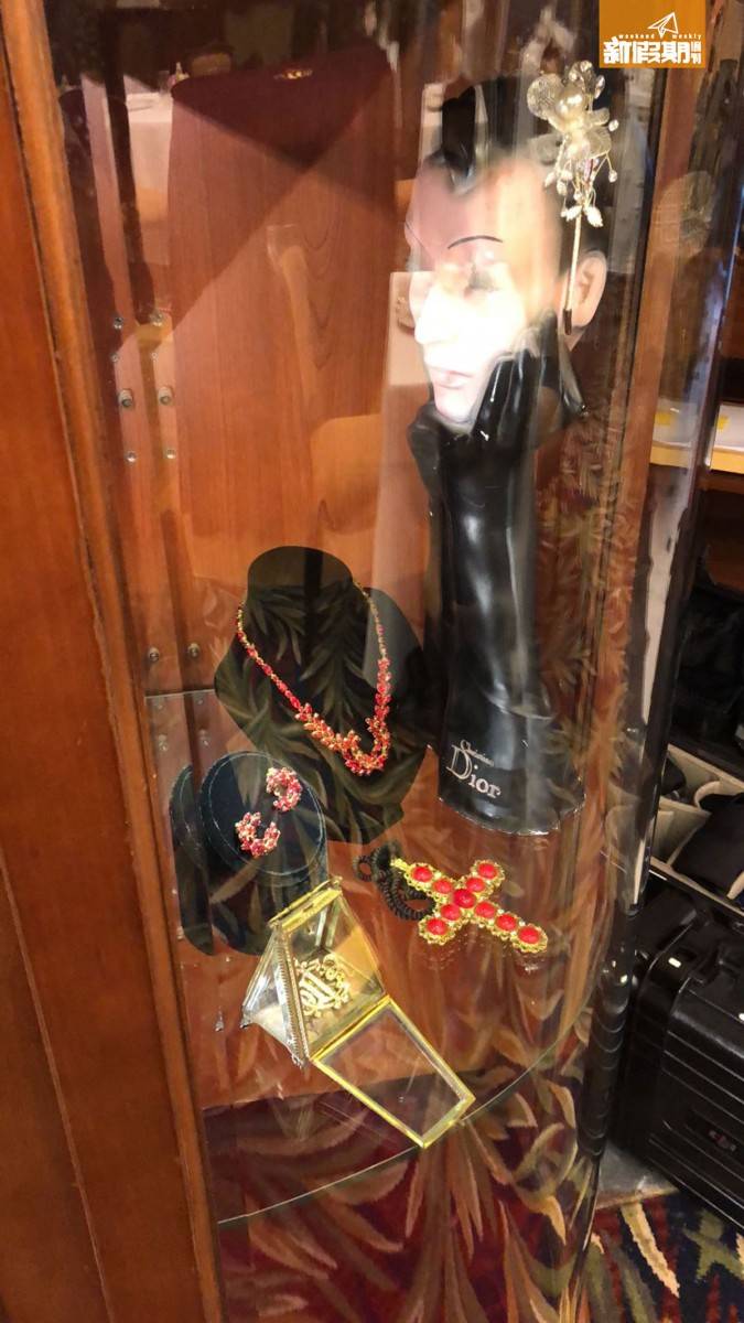 張敬軒 灣仔 仙后 餐廳 junon 這套古董Dior 首飾是軒仔在法國買下的。