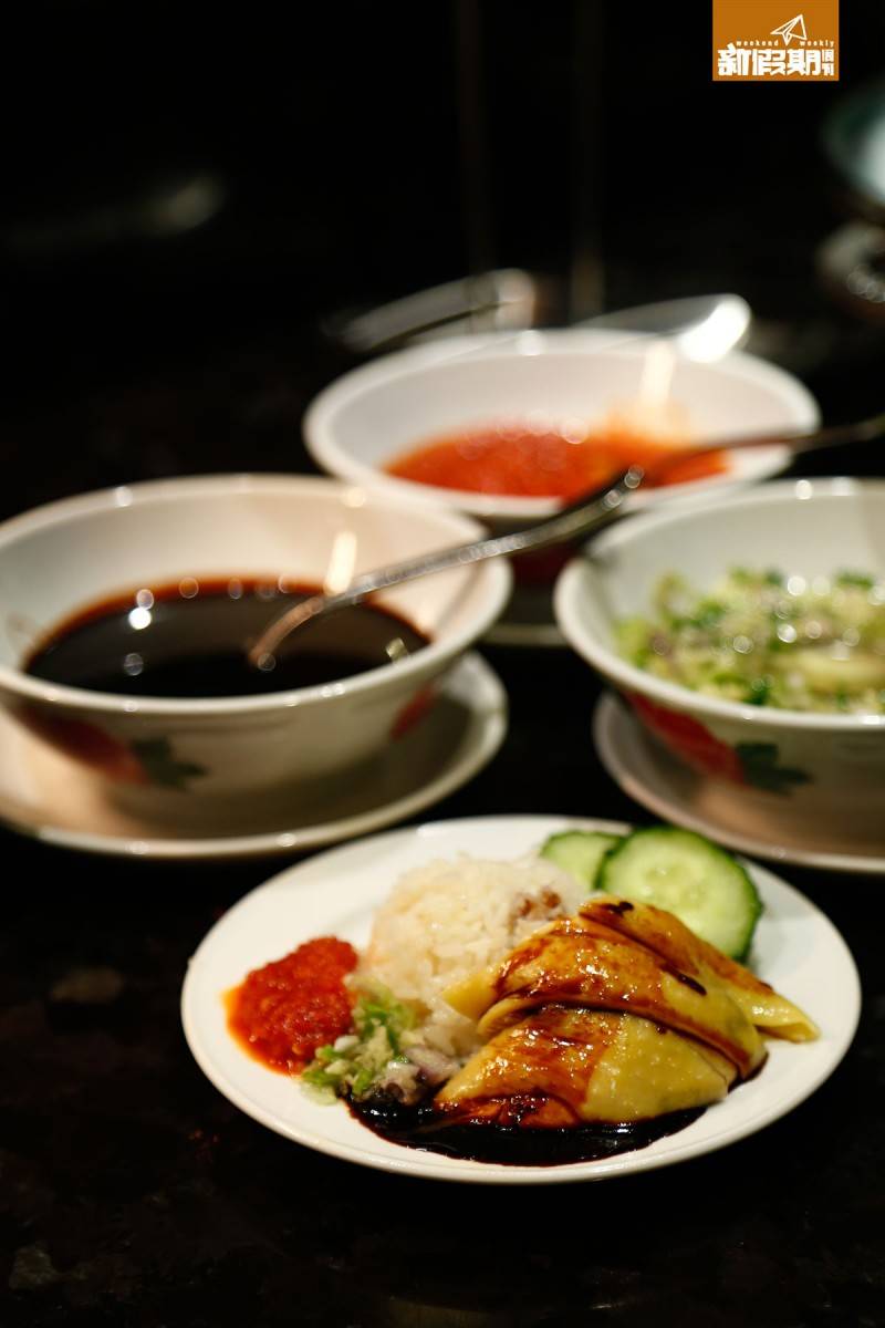 西環 自助餐 飲食優惠 龍蝦 可以要求要啖啖肉的雞脾位，有黑豉油、薑蓉和辣醬可自行添加。