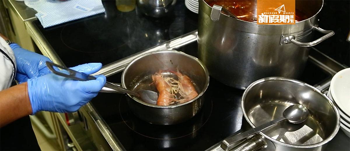西環 自助餐 飲食優惠 龍蝦 冬蔭功即點即整，都要等好幾分鐘，師傅會略略煎香蝦身。