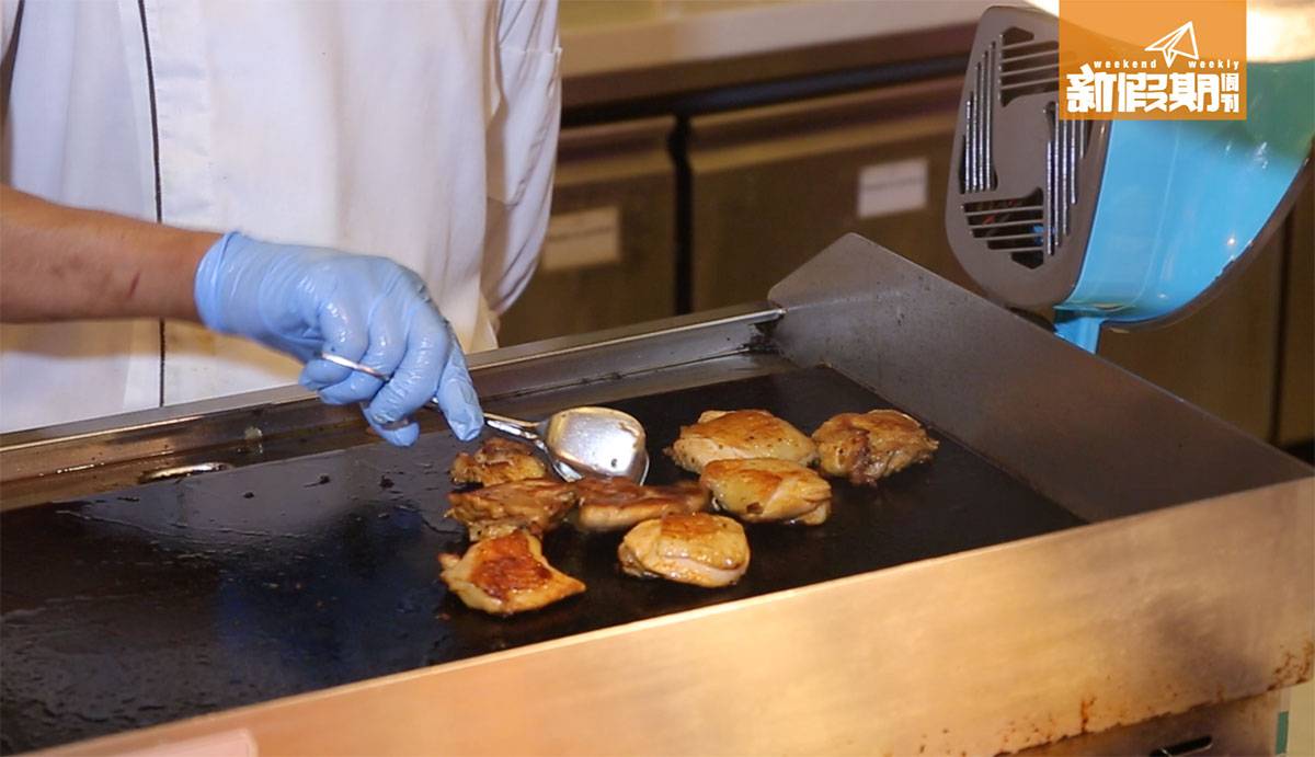 自助餐 飲食優惠 生蠔 片皮鴨 有大廚密密煎製鐵板燒肉和蔬果。