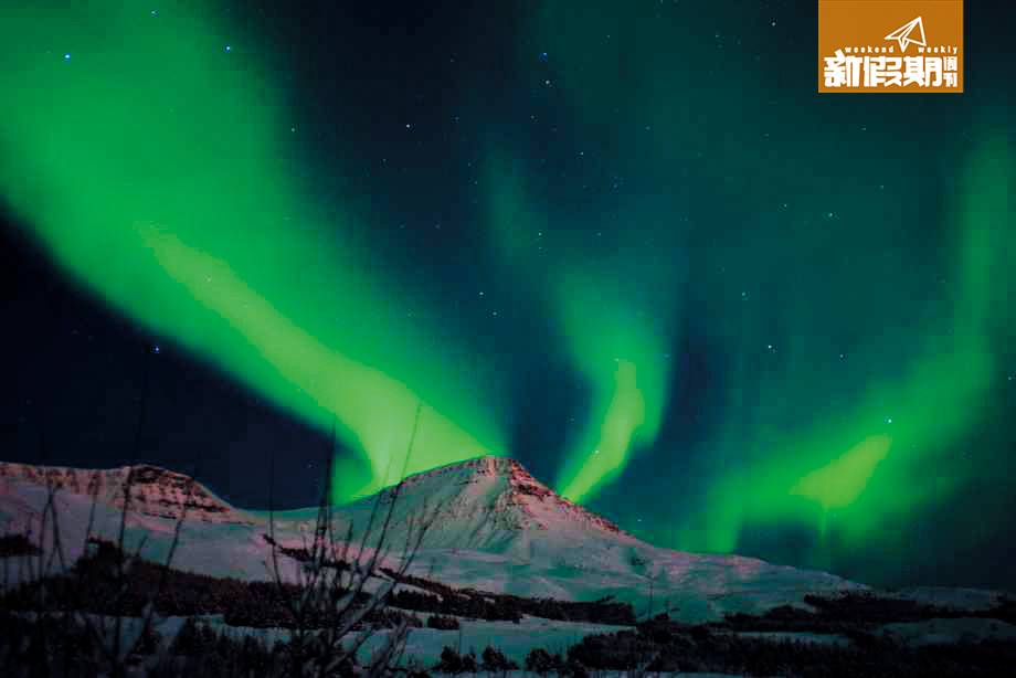 10大安全旅遊地區 不少人會專誠到冰島影極光。