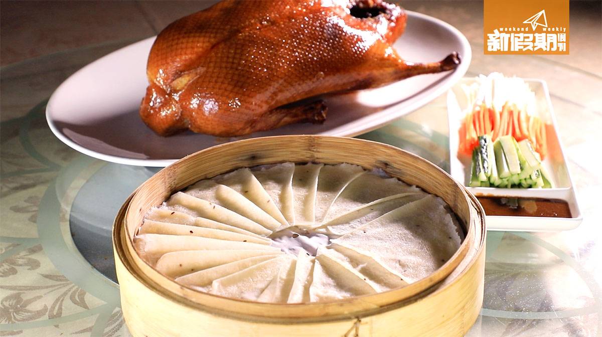 自助餐 九龍灣 中菜 片皮鴨 小炒 餅皮是小巧的三角形，食落軟綿煙韌。