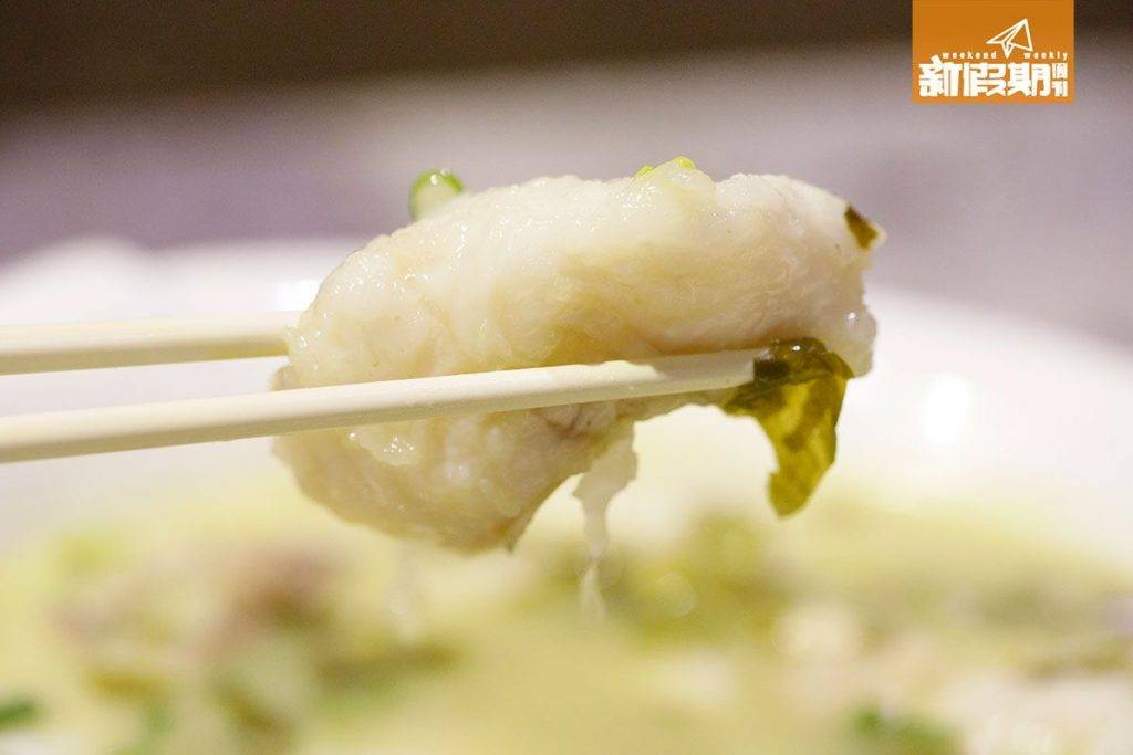 酸菜魚 桂花魚無骨，但吃到白胡椒粉醃味。