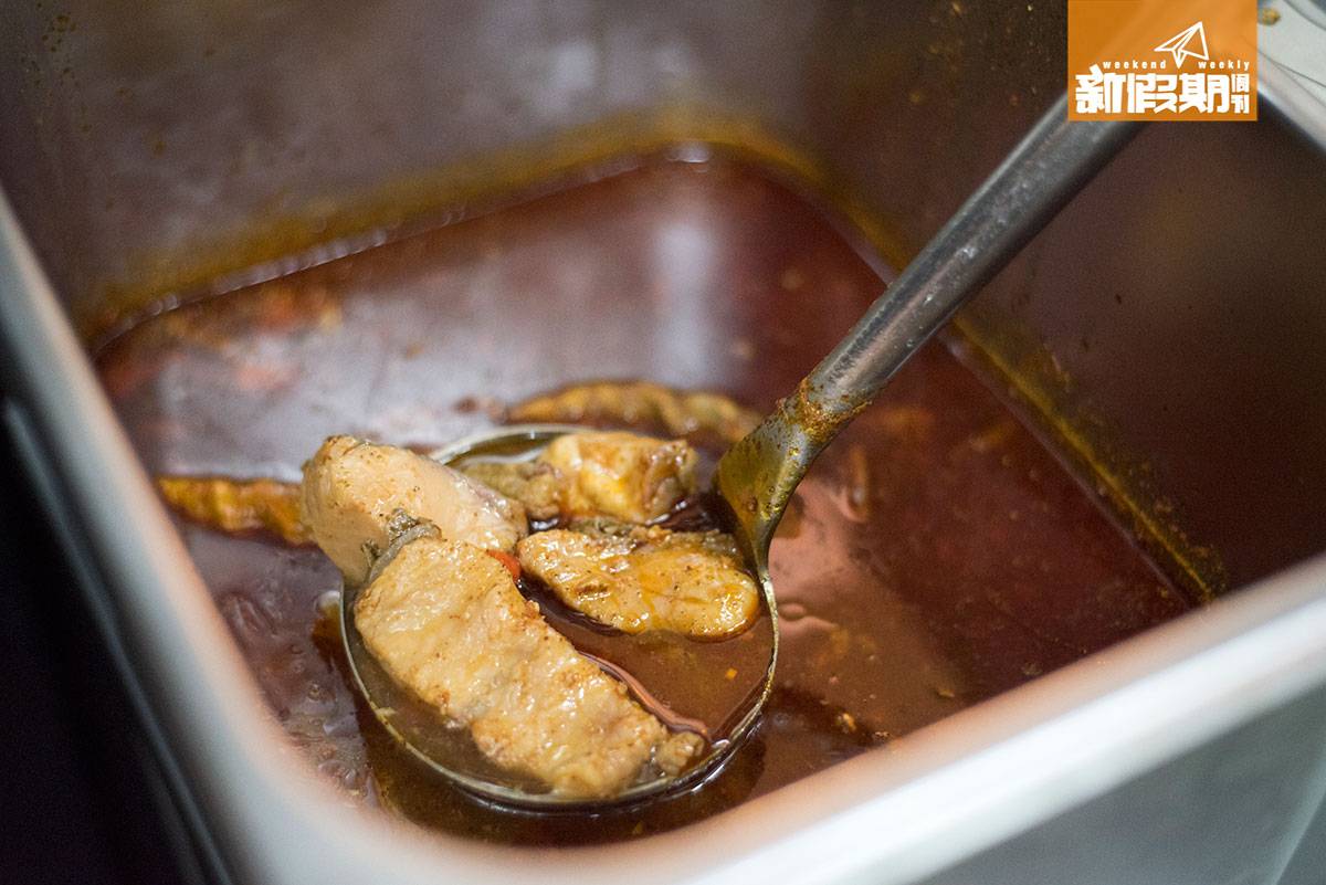 米線 另有辣版的魚湯，紅彤彤一 片，辣椒香濃郁，但不會死辣，依然保留魚湯的鮮味。