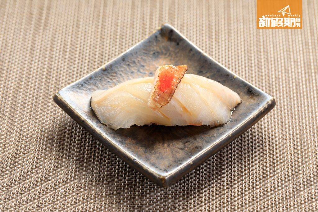 日本菜 日本菜推介｜沙鰈魚 配上烤得化口的肥美魚邊，與魚肉爽甜，相映成趣。