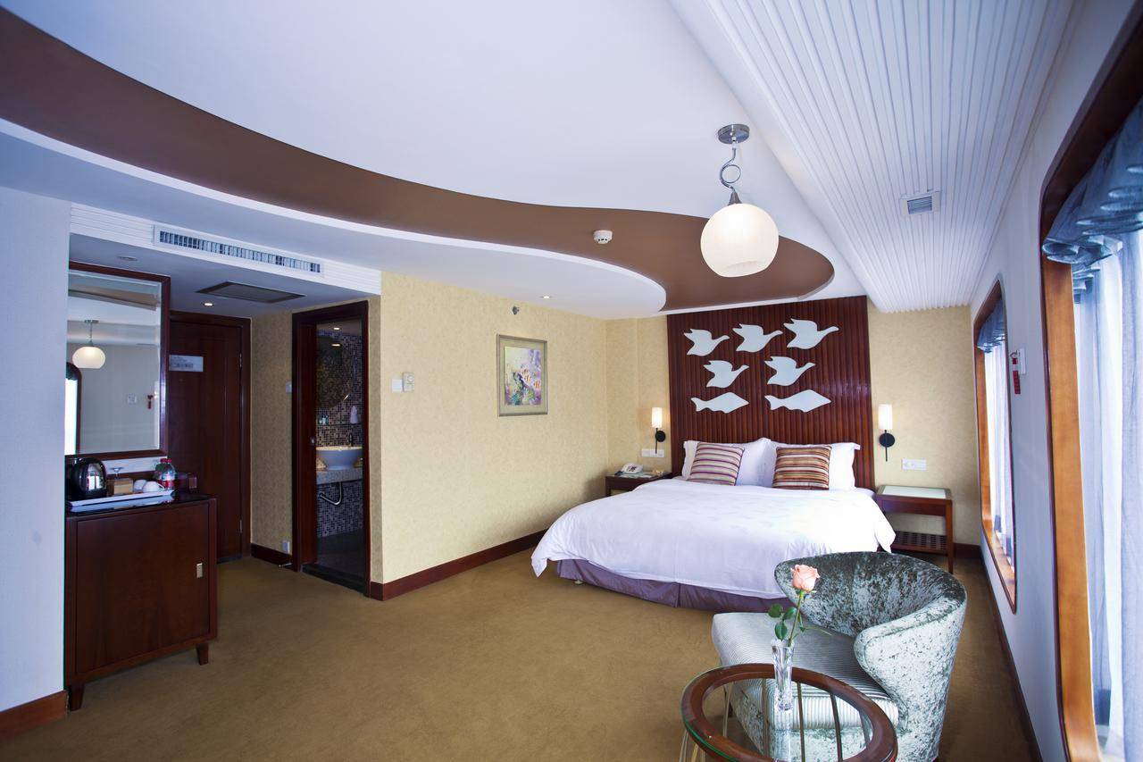 深圳好去處 酒店 房間設計得讓住客有種住在郵輪內的感覺。