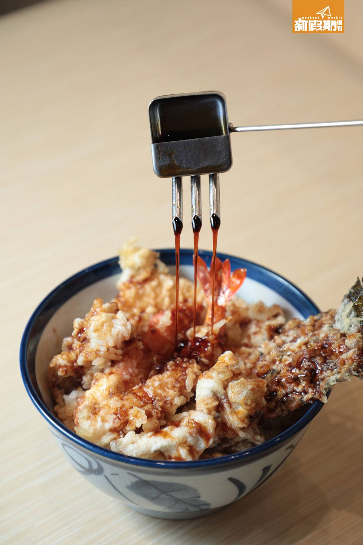 天丼 醬油和日本店一樣，是來自日本一間超過200年歷史的醬油廠，用特選鰹魚片熬煮出來的秘製醬油，入口香甜，不夠的可叫店員幫忙添加。