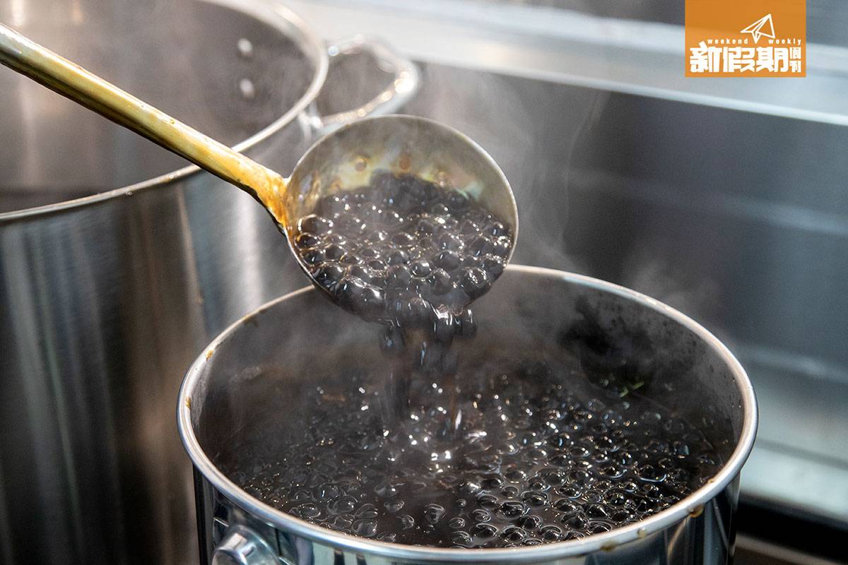 李圓圓 混合黑糖後再熬煮，令每粒珍珠都有濃厚黑糖味。