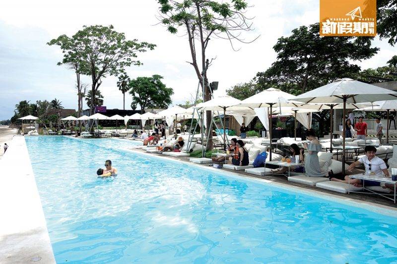 曼谷行程 酒店內的泳池面向大海，非常寫意。