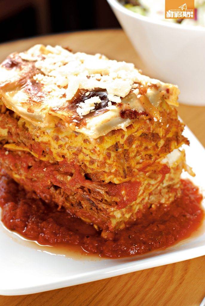 千層麵Lasagne，通常是配上肉醬焗製。