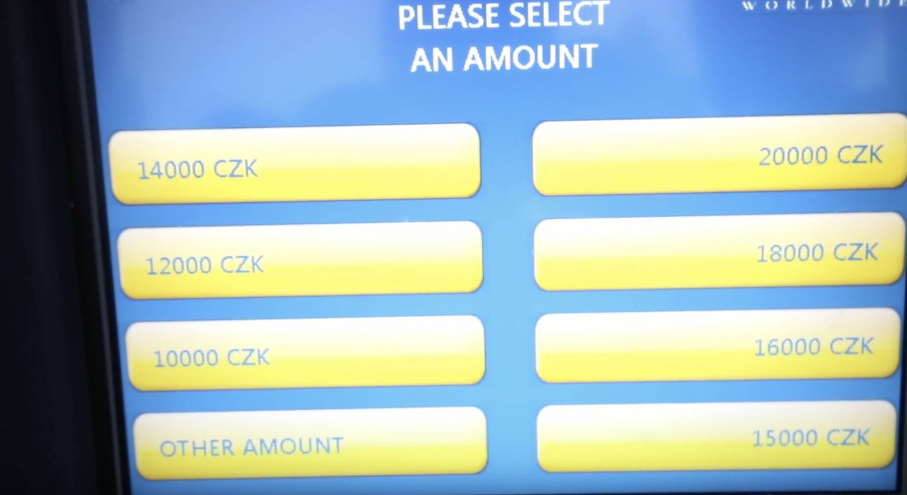 ATM 要提取大面額嘅現金，由1萬到2萬捷克克朗。