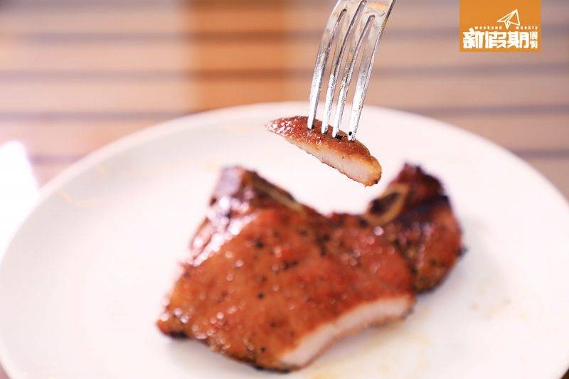 西貢 BBQ 任食 放題 豬扒豬味濃郁，醃得入味，黑椒味突出。