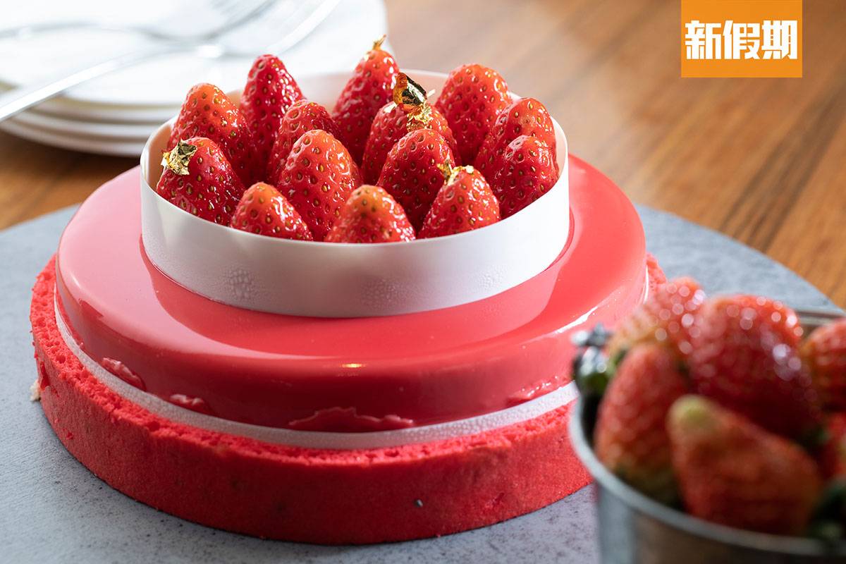 自助餐 草莓白芝士慕絲蛋糕