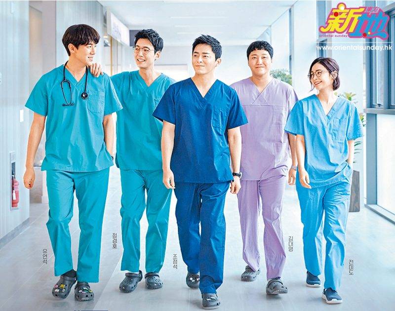 鄭敬淏（左二）和曹政奭（中）主演的新劇《機智醫生生活》尚未開播，已計劃於今年11月開拍第二季。