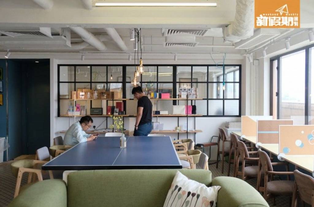 自修室 閱讀共享空間，空間大，也可以出租舉辦工作坊或進行大型會議。