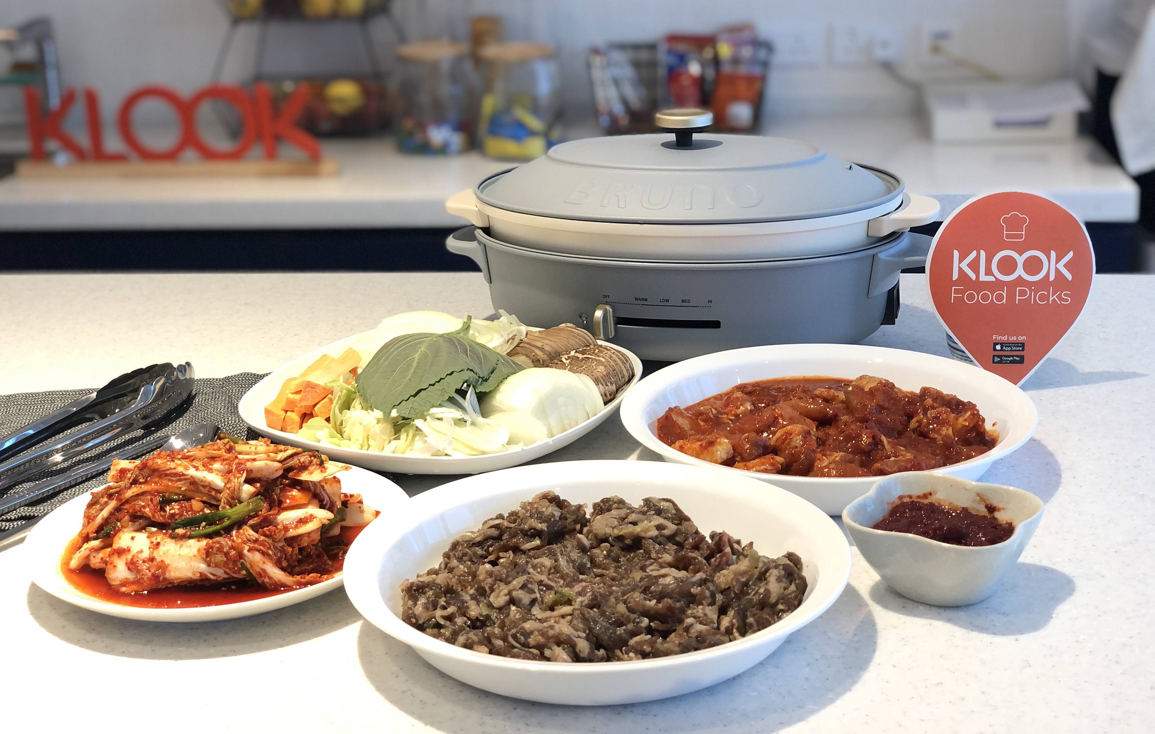 BRUNO BRUNO橢圓電熱鍋 (全新藍灰色) X「Min’s Kitchen」韓式豪華四人餐食材套裝，售價$2,149內附春川炒辣雞、韓式烤牛肉及開胃泡菜，食肉獸必點。