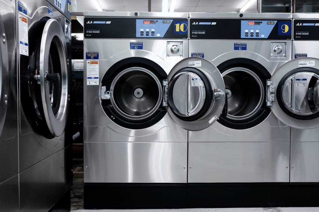 家居用品 使用前置式洗衣機就要每次清潔機門側的膠邊，用乾布輕輕抹就可以了，記住不要太用力！