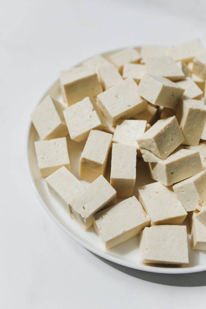 高鈣食物 如想以豆腐補鈣，宜選用傳統板製豆腐，比軟豆腐更有效。