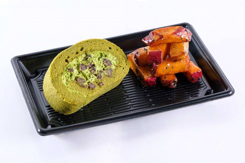 抹茶紅豆瑞士卷配日式焦糖蕃薯（圖片來源：壽司郎）